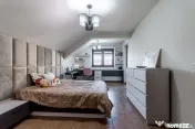 Casă cu5 camere, teren 720 mp, fotovoltaice 13 kW, Aradu...