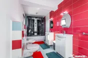Casă cu5 camere, teren 720 mp, fotovoltaice 13 kW, Aradu...