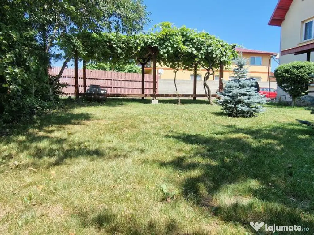 Agigea , zona Pod, ideala pentru gradinita sau azil batrani.