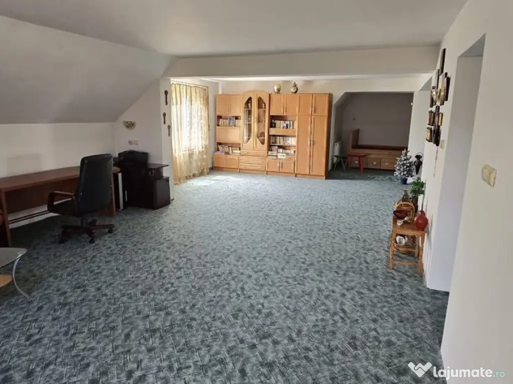 Agigea , zona Pod, ideala pentru gradinita sau azil batrani.