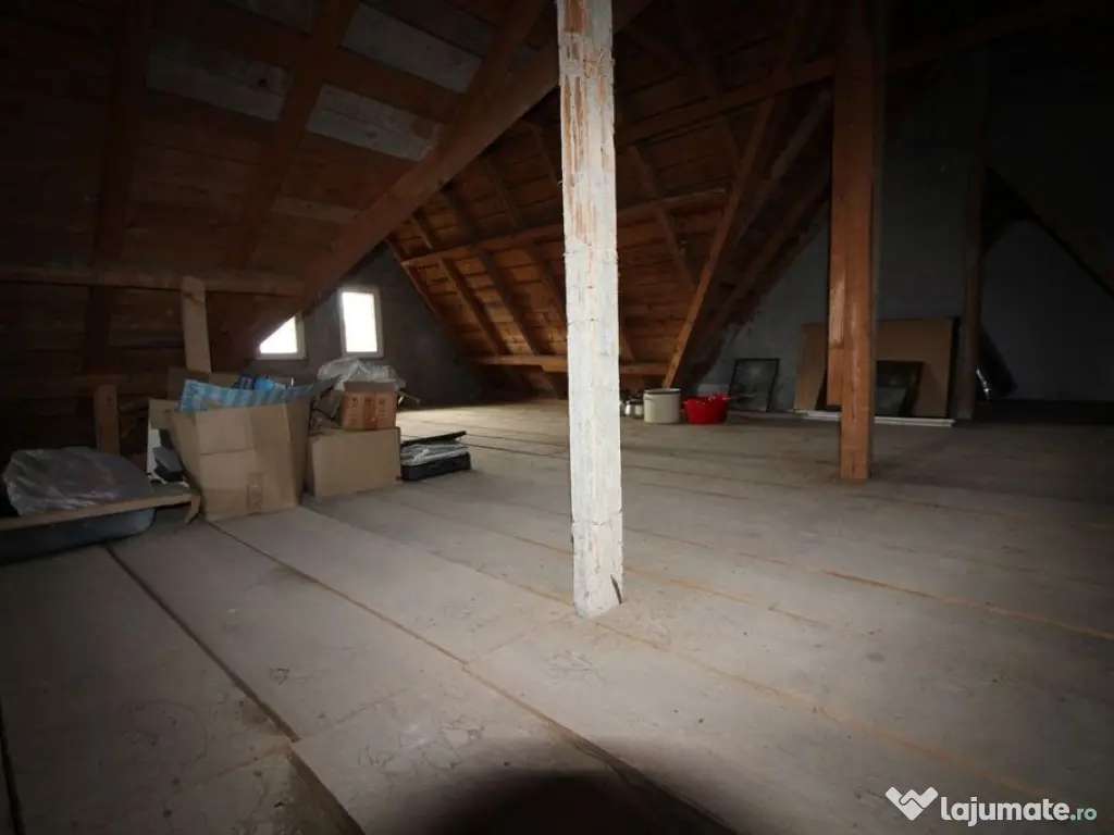 Agigea , zona Pod, ideala pentru gradinita sau azil batrani.