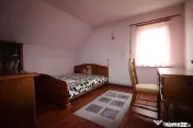 Agigea , zona Pod, ideala pentru locuit su gradinita. 