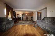Agigea , zona Pod, ideala pentru locuit su gradinita. 