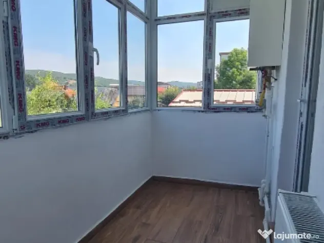 Vând apartament cu 2 cam, decomandat et.1 Curtea de Arges Ivancea.