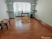 Se vinde apartament ce necesita renovare - 3 CAMERE, 2 BAI 