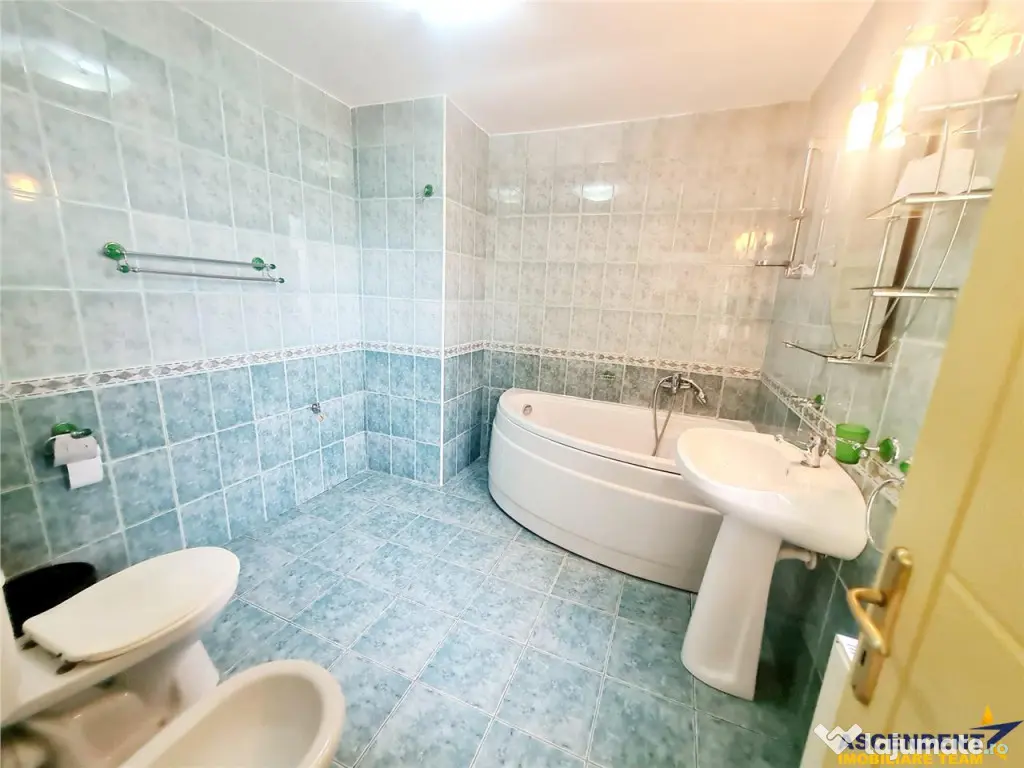 Vila impetuoasa pe 700mp teren:Spatiu versatil pentru locuin