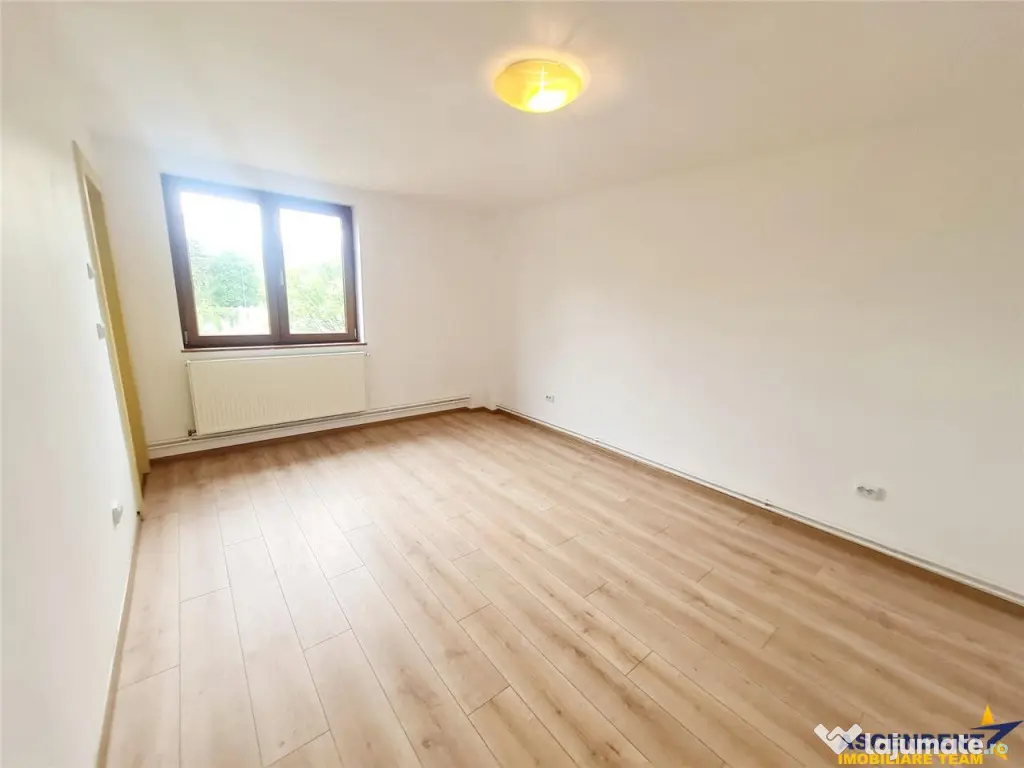 Vila impetuoasa pe 700mp teren:Spatiu versatil pentru locuin