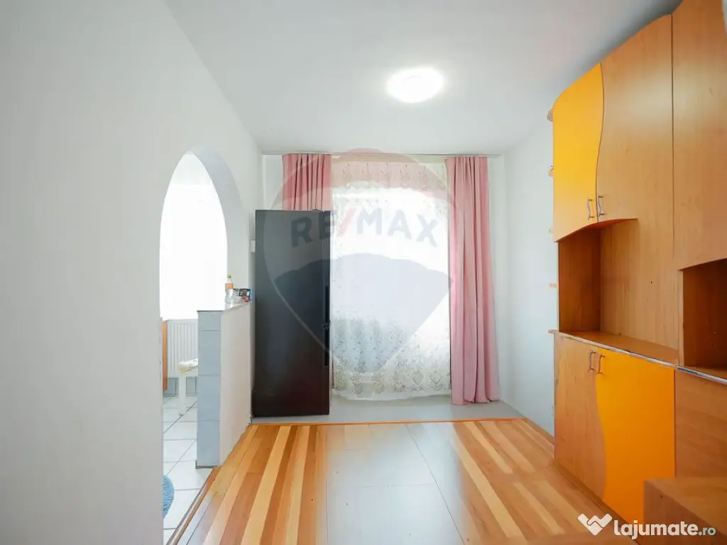 Apartament 3 camere de vânzare – Rogerius, Str. Cornel...