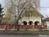 Vila P+M si ANEXA cu GARAJ, T = 1150 mp, D=28 m, Slatioara, zona centr