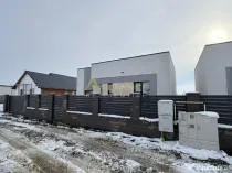 Casa Individuala - 3 camere - 2 bai - 371 mp teren