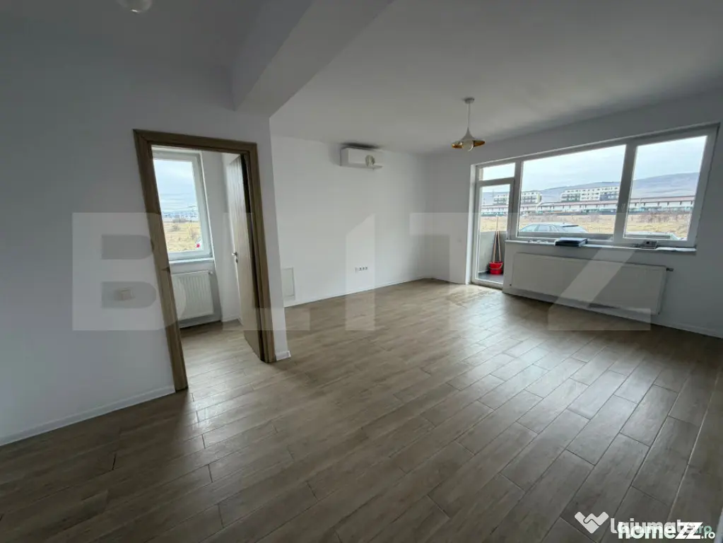 Spatiul comercial, 52 mp, parcare, zona Terra - Floresti (Cluj)