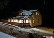 Cabană/ Casă de vacanță, Poiana Ștampei