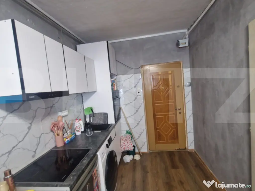 Garsoniera Centru Civic - cu baie si bucatarie vedere spre T