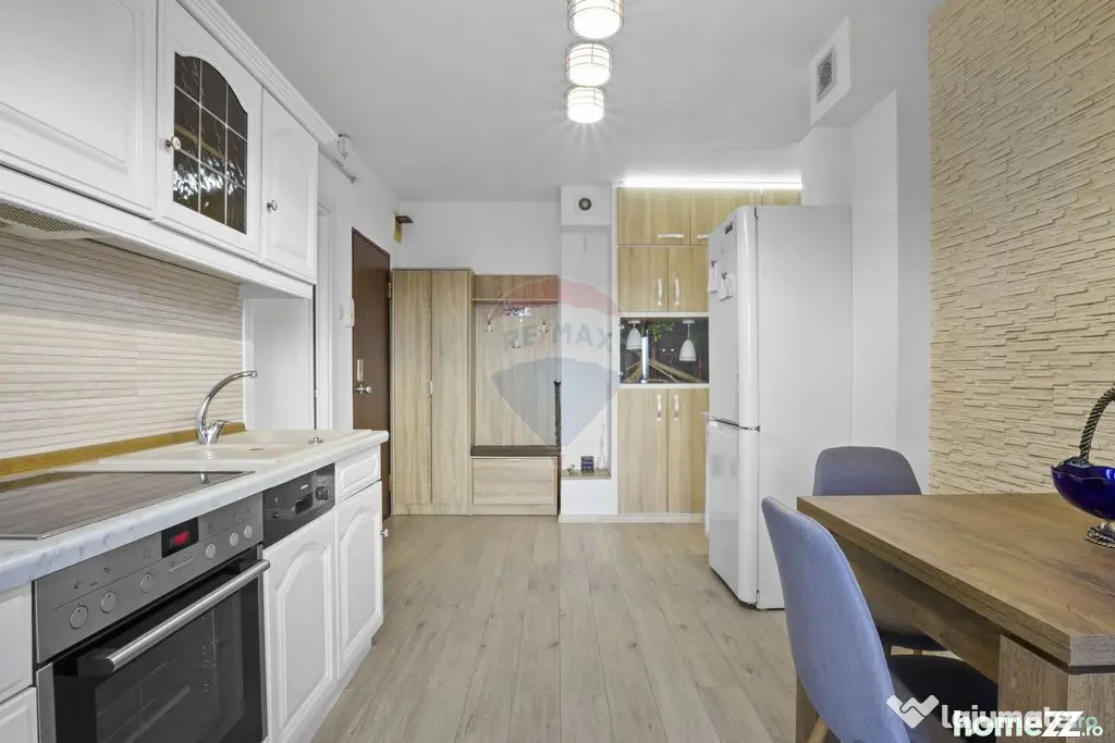 Apartament la cheie cu 2 camere decomandat de vanzare Alf...