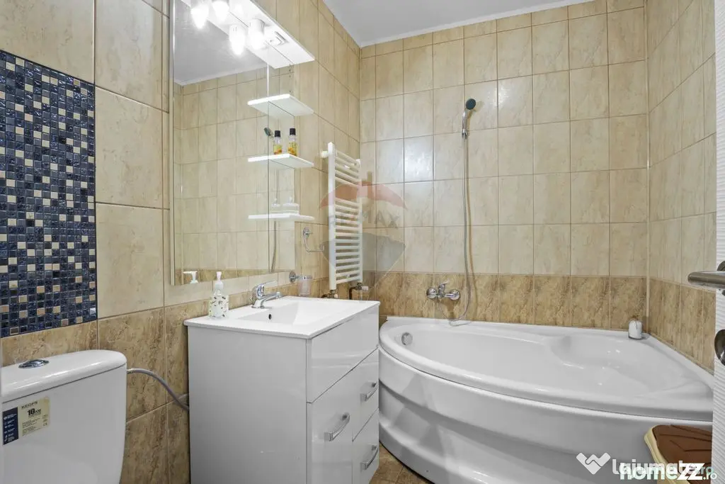 Apartament la cheie cu 2 camere decomandat de vanzare Alf...