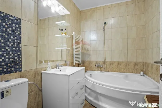 Apartament la cheie cu 2 camere decomandat de vanzare Alf...