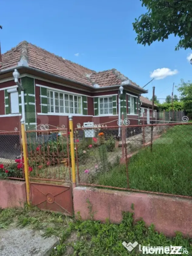 Oportunitate investițională – Casă cu teren extins in