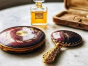 Set vintage colecție (anii '50)– pudrieră și oglindă de poșetă „cherry sunburst” 