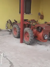 Tractor Pasquali cu prasitoare 