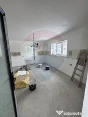 Casă / Vilă cu 6 camere de vânzare 