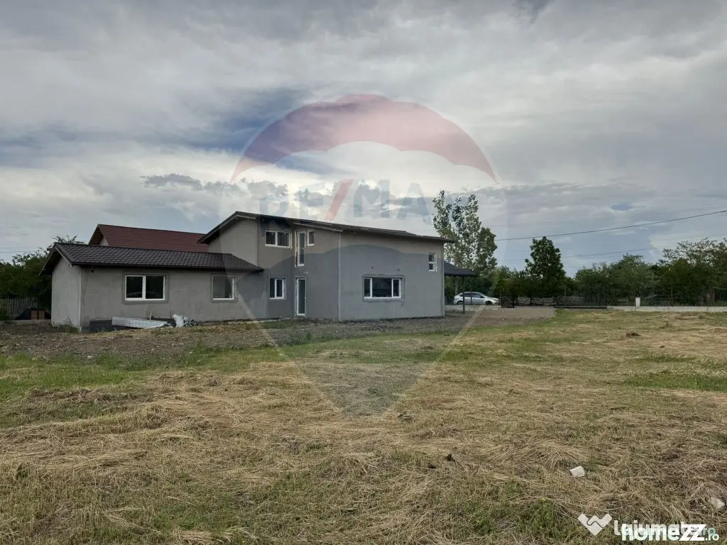 Casă / Vilă cu 6 camere de vânzare