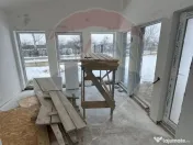 Casă / Vilă cu 6 camere de vânzare 