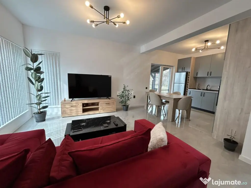 Casa individuala, 5 camere, 3 bai, utilata. Zona Bucium- Plo