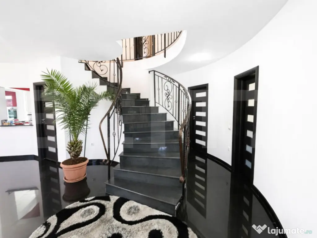 Casa de vanzare, 350 mp utili, 1000 mp teren - Cetate