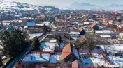 Teren de Vis în Tărlungeni cu Căsuță din Lemn – Li...