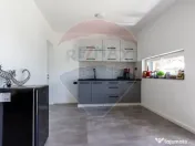 Vilă de lux cu piscina de închiriat 