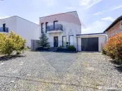 Vilă de lux cu piscina de închiriat 