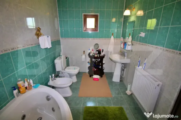 Casa 5 camere + Garaj, anexa si 650 mp - Valea Adanca