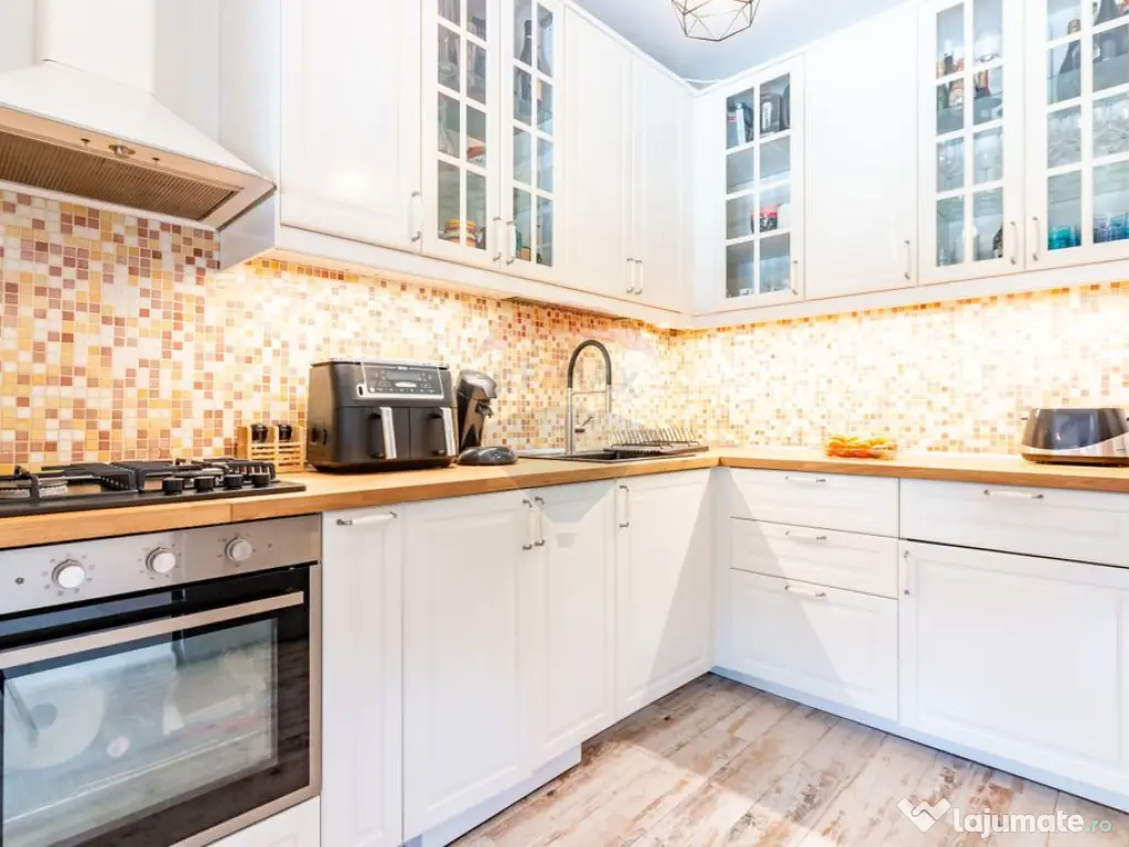 Casă / Vilă de vanzare la intrare in Mogosoaia, padure,...