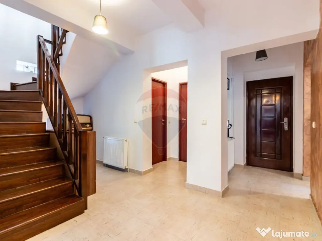 Casă / Vilă de vanzare la intrare in Mogosoaia, padure,...