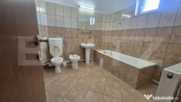 Spatii comerciale de inchiriat, 773 mp, zona Lucian Blaga