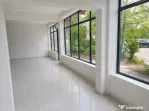 DE INCHIRIAT - renovat - parter si etajul 1 - stradal