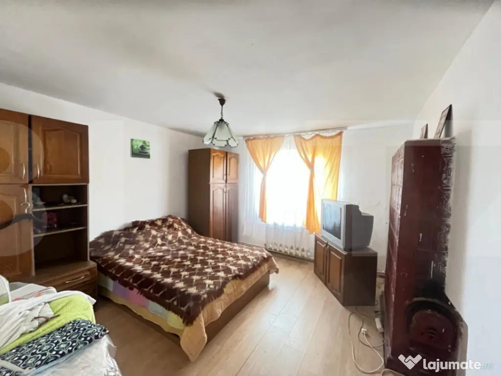 Casă individuală P+M de vânzare – Botoșani, teren gene