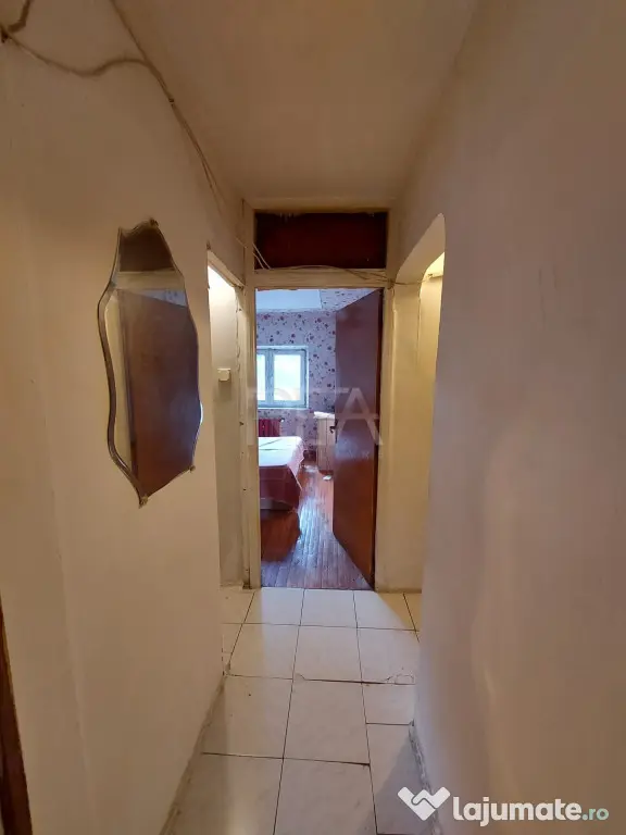 3 camere Vitan decomandat, an 1981, metrou, 62 mp, anvelopat