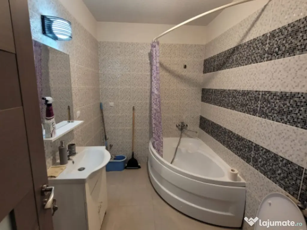 Apartament de inchiriat cu 2 camere si loc de parcare