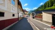 Casă cu potențial în Schei – cu front la două străzi