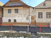 Casă cu potențial în Schei – cu front la două străzi 