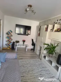 Apartament Cu 2 Camere Decomandate Zona Obcini