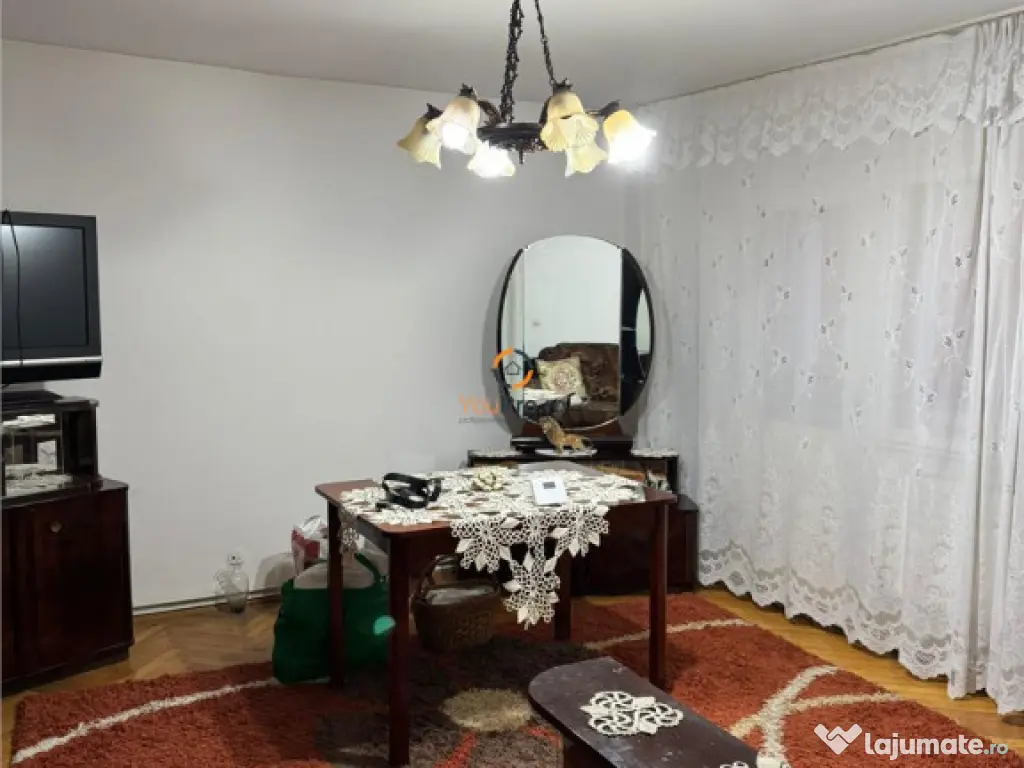 Apartament 3 camere Decomandat la Parter Zona Girocului / Sp