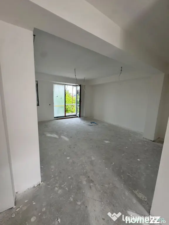 Garsonieră, 37 mp utili + balcon, zonă Vest