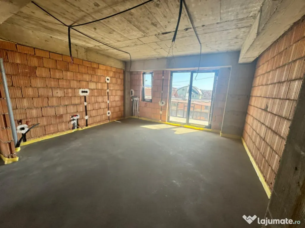 Garsonieră, 37 mp utili + balcon, zonă Vest