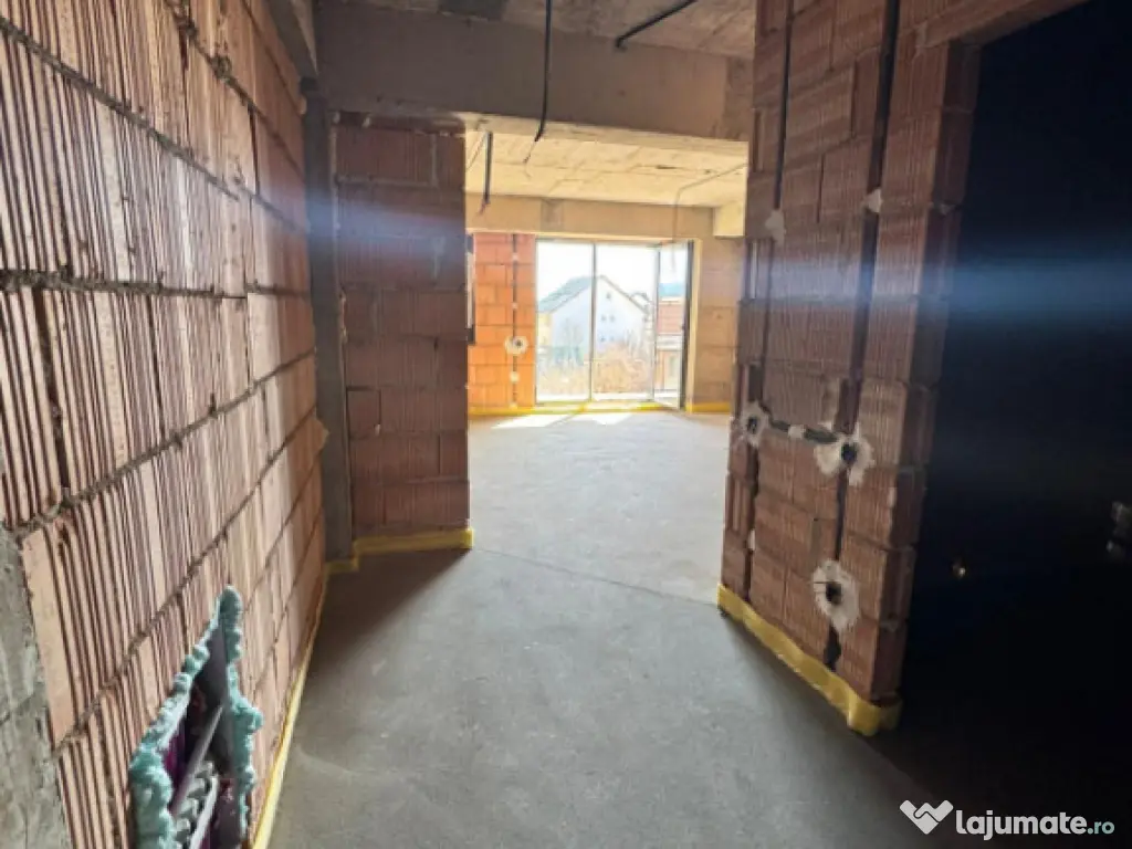 Garsonieră, 37 mp utili + balcon, zonă Vest