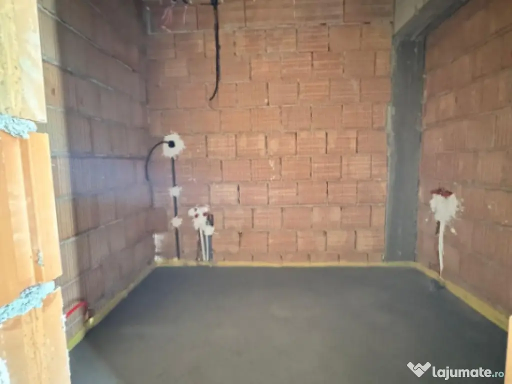 Garsonieră, 37 mp utili + balcon, zonă Vest