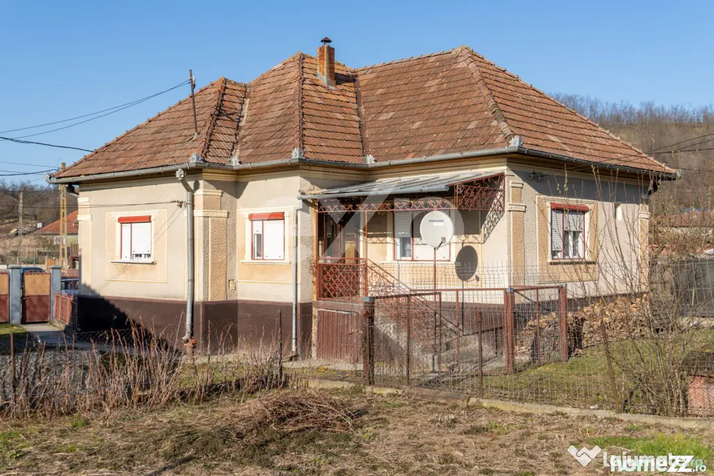 Casă+anexe, 1400 mp teren - 20 min Urbano, 30 min Cluj, 0 C