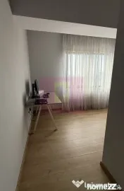 Apartament cu 3 camere, balcon și loc de parcare in gara... 