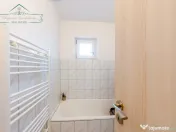 Apartament cu 5 camere si centrala proprie, zona Aurel Vlaic 